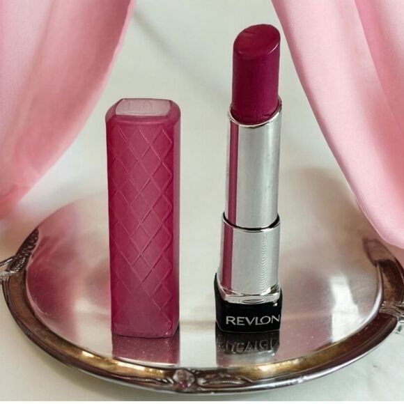 Lipstick REVLON Colorburst Lip Butter Lipstick Lip Color - Picture 1 of 4